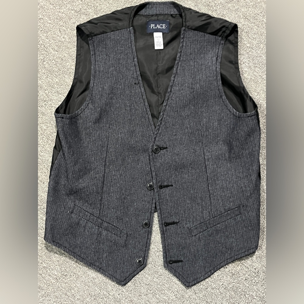 4/$20 Like new Children’s Place Special Occasion Vest Size Large 10-12 Boys